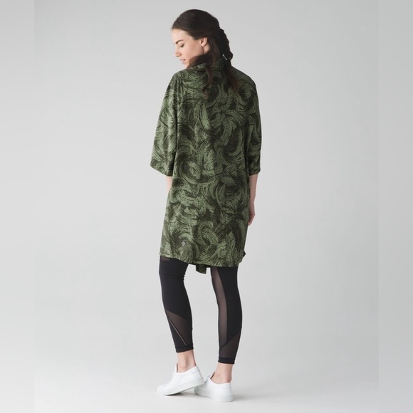 Lululemon Yoga Haven Kimono Mini Wavy Desert Olive Fatigue Green Cardigan EUC 10 - Picture 3 of 12